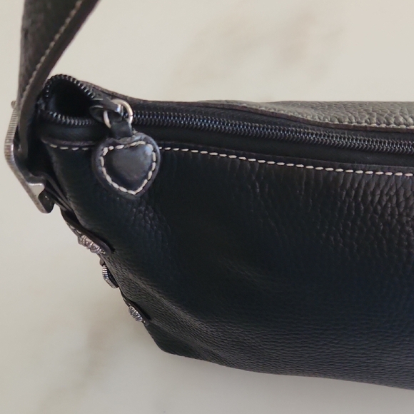 Brighton Pebbled Leather Shoulder Bag With Beautiful Silver Hardware - Picture 8 of 15